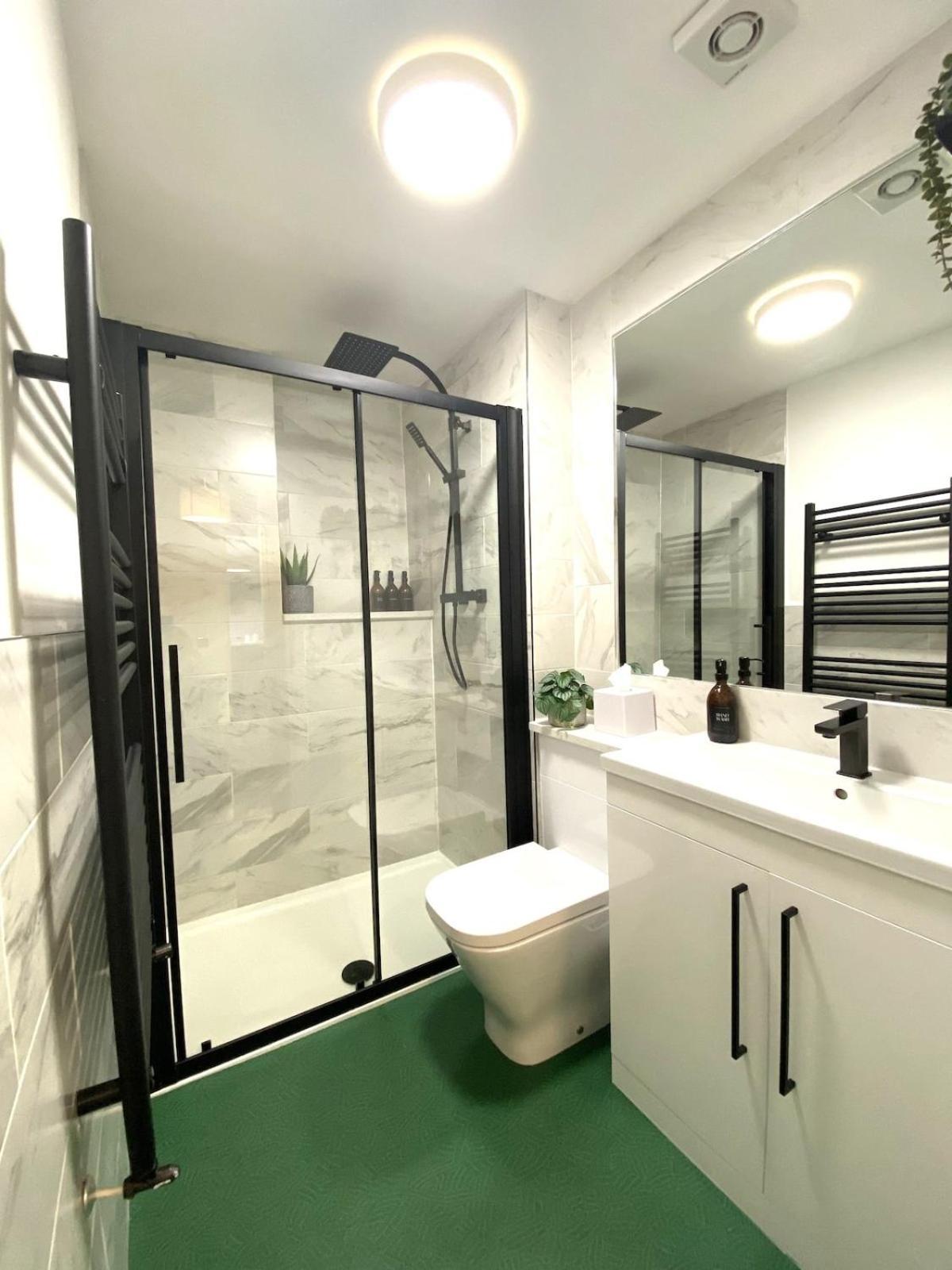 Boutique Chapel Apartment Within City Walls Chester Buitenkant foto