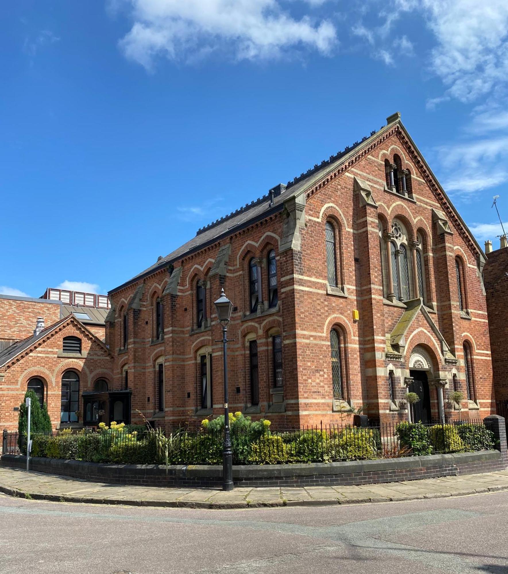 Boutique Chapel Apartment Within City Walls Chester Buitenkant foto